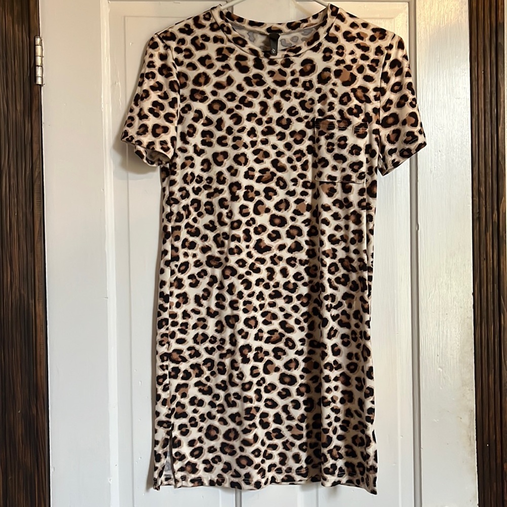 Xs Leopard dress/tunic with pocket and small slit on each side